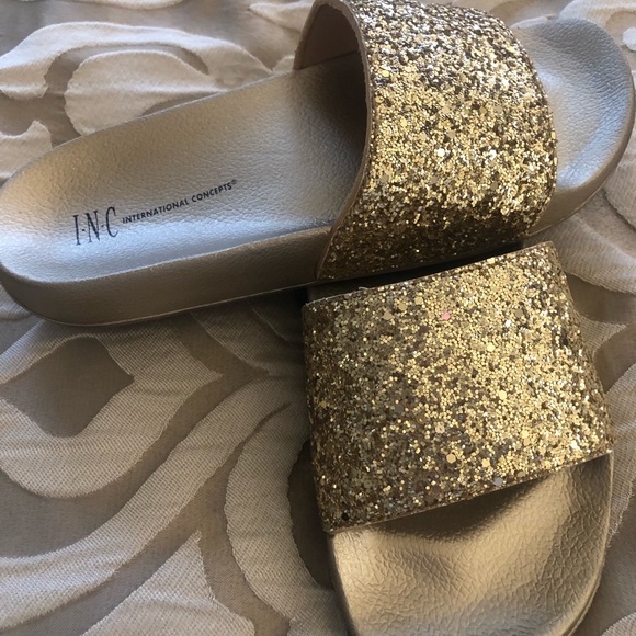 *HP* NEW GOLD INC SLIDES SANDAL WOMENS SIZE 5/6 - Picture 2 of 5